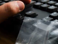 На Прикарпатті судитимуть групу осіб, які продавали наркотики через інтернет