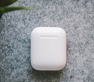 Владельцы AirPods потратят почти $1 миллиард на замену потерявшихся наушников