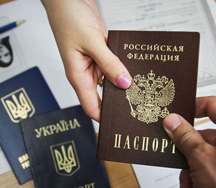 На Харківщині оголосили про підозру жінці, яка першою отримала паспорт рф