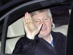 Ринат Ахметов сдал 3G. Зачем Тримоб вернул ценную лицензию государству