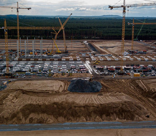 У Tesla знову проблеми з заводом в Німеччині
