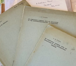 У Британії за рекордну суму продали документи «батька інформатики» Алана Тюрінга
