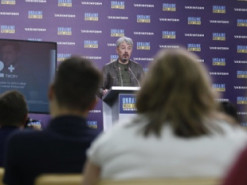 Ткаченко розповів про чисельність українських інтернет-військ