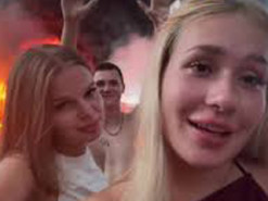 У росії дівчину, яка записала відео на тлі палаючої нафтобази в Адлері, оштрафували