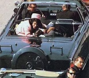 У Нацрозвідці США заявили, що ШІ прискорив публікацію файлів у справі Кеннеді