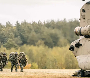 Невідомі дрони завадили військовим навчання НАТО у Польщі