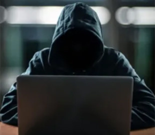 Хакеры атаковали госорганы Украины письмом с "указом президента"