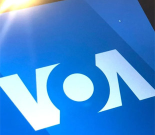 Адміністрація Трампа звільняє понад 600 співробітників «Голосу Америки» — CBS