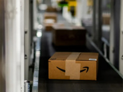 Amazon планує замінити понад пів мільйона працівників роботами