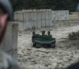 Вчились на війні в Україні: у Британії випробували наземний дрон GEREON