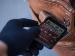 В Киеве на Троещине вор отнял телефон у 13-летней девочки