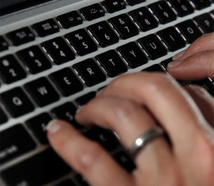Кожен ваш клік може навчати штучний інтелект: як роботодавці використовують дані працівників