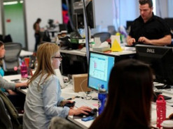 Які небезпечні порушення здоров’я можуть розвиватися, якщо проводити за комп’ютером 4 години на день і більше