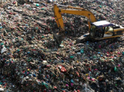 Британець, що випадково викинув диск з біткоїнами, завершив пошуки