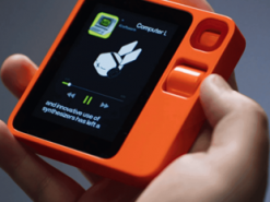 Розробники нашумівшого “антисмартфона” на базі ШІ розповіли, як працює їхній гаджет