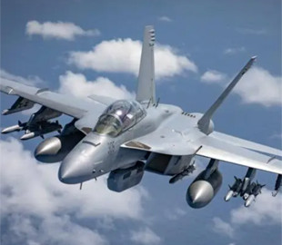 Американський літак РЕБ EA-18G Growler вперше знищив повітряну ціль