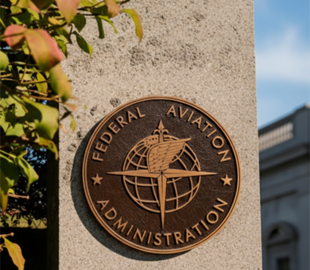 FAA попередила авіакомпанії про небезпеку над Мексикою: збої GPS та можливі військові дії