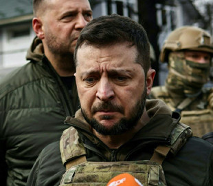 "Це дві різні людини": Зеленський прокоментував своє емоційне фото з Бучі, яке вразило світ