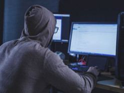 Шахрайство з ШІ у 2025 році б'є рекорди: як захистити себе просто зараз