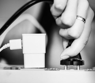 Ці прилади споживають електроенергію навіть коли вимкнені