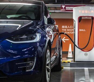 Tesla і Nio призупиняють послуги із зарядки електромобілів в Китаї