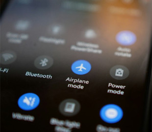 Що найбільше впливає на економію заряду батареї смартфона