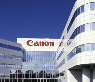 Чистая прибыль Canon за год упала на 30%
