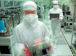 Вашингтон ведет переговоры с производителями микросхем о строительстве заводов в США