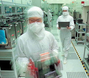 Вашингтон ведет переговоры с производителями микросхем о строительстве заводов в США