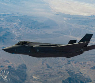 Американські та російські винищувачі-невидимки зустрілися на авіашоу в Дубаї