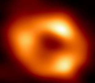 Загадкові космічні монстри: п'ять теорій про чорні діри, які можуть сильно здивувати