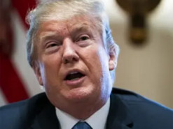 Трамп хоче поставити на паузу судовий розгляд щодо звинувачень у недбалому поводженні з секретними документами