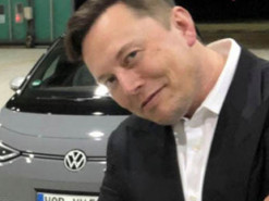 Илон Маск будет лично участвовать в найме сотрудников на завод Tesla в Берлине