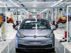 Популяризація електромобілів зруйнує світову автомобільну промисловість, – експерт