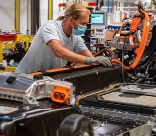 Volvo втричі збільшить виробничі потужності через популярність електрокарів