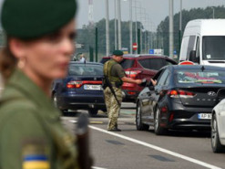 Правила виїзду чоловіків з України оновили: що змінилося