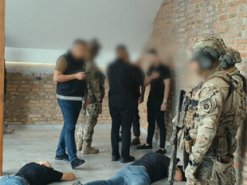 Поліцейські ліквідували діяльність шахрайського кол-центру