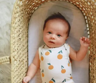 Не перегрітися і не замерзнути: як правильно одягати дитину влітку