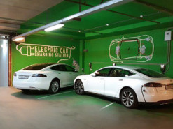 Электромобили оказались на 30% дороже в ремонте, чем традиционные авто