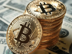 Неизвестные купили биткоин почти на $1 миллиард за выходные