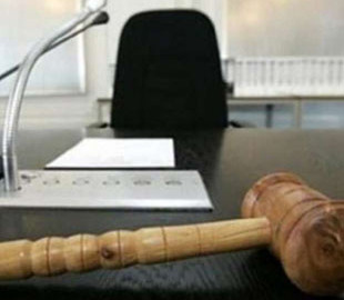 Суд отказался вернуть советнику главы ГСА изъятый в ходе обыска iPhone