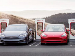 Tesla пропонує рік безкоштовної зарядки Supercharger, щоб стимулювати продажі