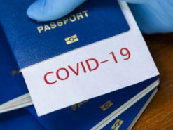 В Киевском аэропорту пятерых мужчин задержали за использование поддельных COVID-сертификатов