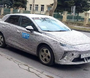 На дорогах Угорщини на тестах помічено таємничий електрокар