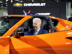 Президент Байден прискорив процес створення зарядних станцій для електротранспорту