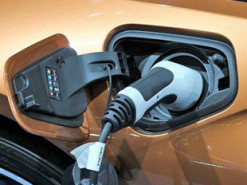 Китай до 2025 року збудує зарядну інфраструктуру для 20 млн електромобілів