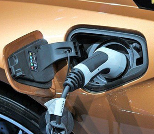 Китай до 2025 року збудує зарядну інфраструктуру для 20 млн електромобілів