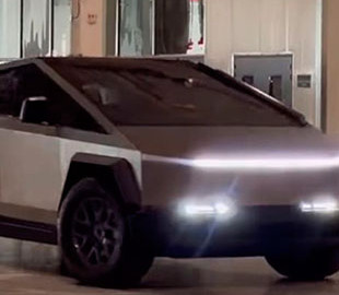 Tesla продемонстрировала способность пикапа Cybertruck подруливать задними колёсами
