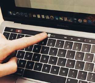 Apple отказала курильщику в ремонте MacBook Pro