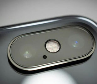 Ваш телефон може стежити за вами через камеру: експерти розповіли, як захиститися